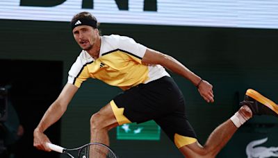 Zverev downs ailing Ruud to set up Alcaraz final at Roland Garros