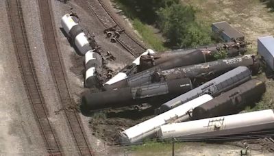 Freight train derails in suburban Chicago