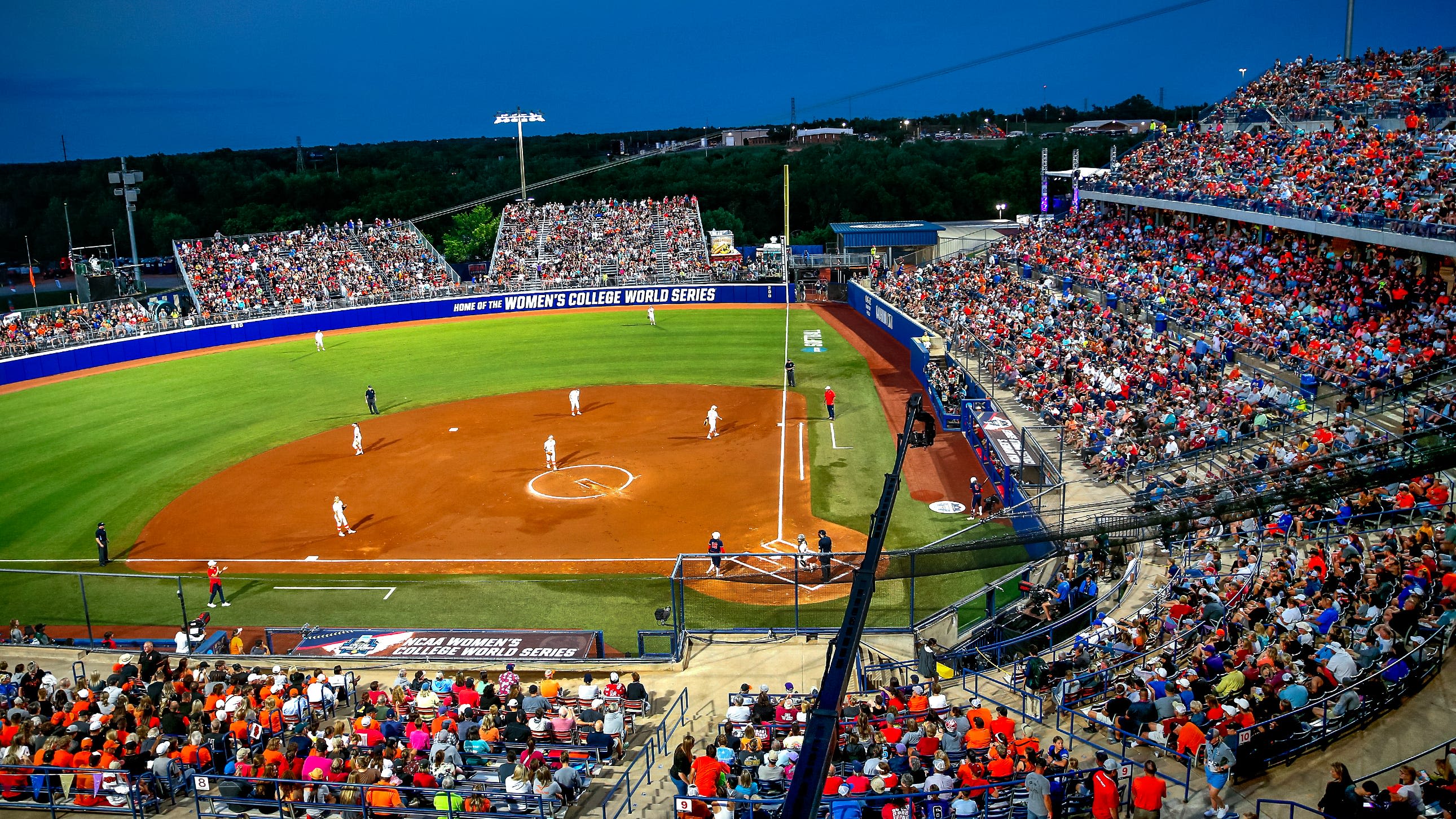 Why is Women's College World Series in Oklahoma City? WCWS held at Devon Park since 1990