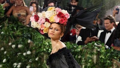 Zendaya method-dresses in Shakespearean look for Tom Holland’s ‘Romeo and Juliet’ show