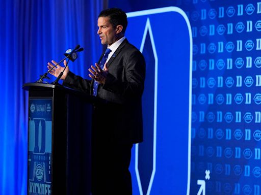 ‘Great leaders listen’: How new Duke football coach Manny Diaz is rebuilding trust