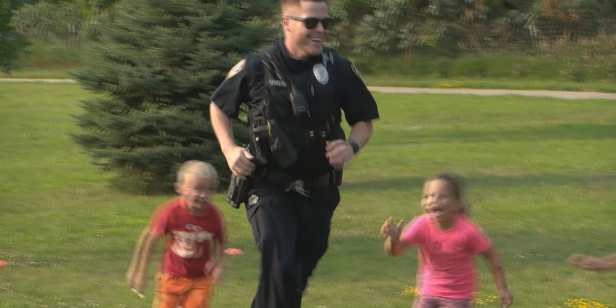 Lincoln kids ‘Catch a Cop’ to stay active and build relationships with police