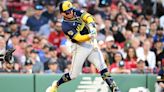 Brewers home run ball drills Red Sox fan's popcorn bucket