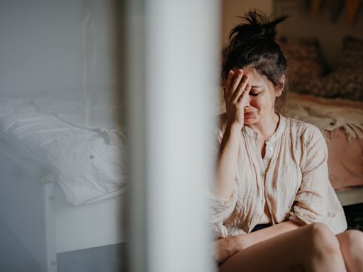 Amour et arnaque - Agnès, escroquée par son compagnon pendant des années : "Il me demandait du cash tous les jours. Je le laissais se servir dans mon sac"