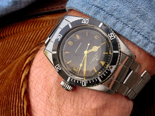 How to Buy a Second-Hand Watch: An Expert Guide to Tricks & Good Deals