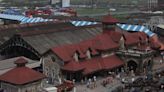 Promptly provide public toilet outside Bandra (East) railway station, Bombay High Court tells BMC