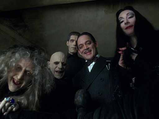 Addams Family Values Hid A Political Message Right In Its Title - SlashFilm