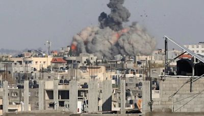 Después de ordenar a los civiles que evacúen, Israel bombardeó 50 objetivos de Hamas en Rafah