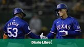 Cuadrangular de tres carreras de Corey Seager en la 8va da remontada a Rangers 4-2 ante Atléticos