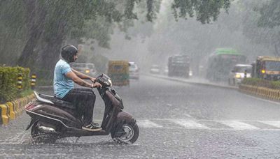 Goa: Waterlogging, traffic woes after heavy rains; IMD issues 'red' alert