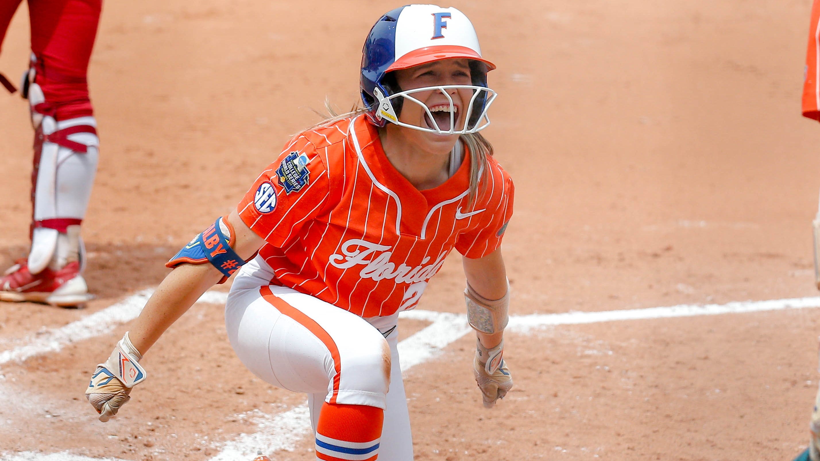 Florida softball's bats explode to beat Oklahoma, force winner-take-all game vs Sooners Tuesday