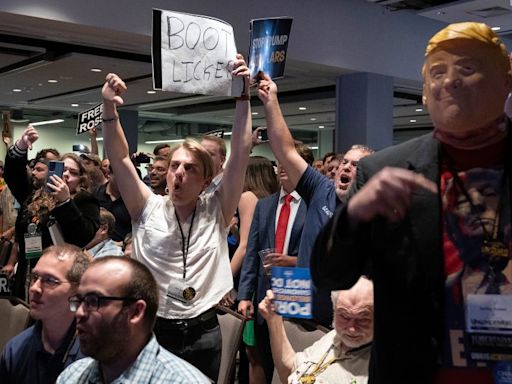 Trump loudly booed at Libertarian convention when he asks attendees to ‘nominate me or at least vote for me’