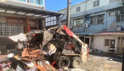 新北支援嘉義颱風災後環境復原 清理1540公噸廢棄物