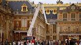 Bomberos controlaron un incendio declarado en los techos del Palacio de Versailles en Francia