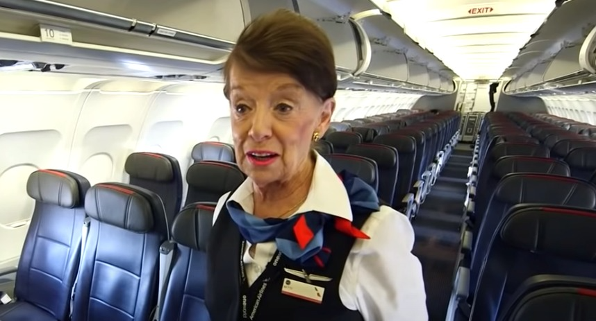 World's Longest-Serving Flight Attendant Dies