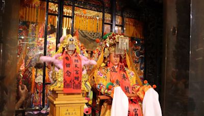 白沙屯拱天宮媽祖24日凌晨於北港朝天宮進行「刈火」儀式 象徵媽祖萬年香火流傳不息