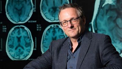 Dr Michael Mosley reveals diet change which could combat bloating and tummy troubles