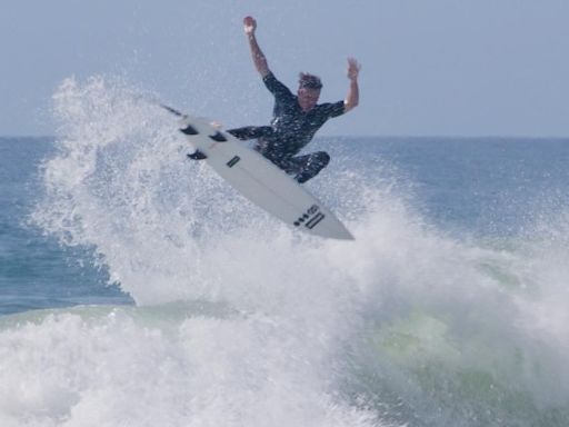 La pierna de un surfista apareció en una playa tras el ataque de un tiburón blanco. Ahora los médicos luchan por reimplantársela