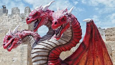 El dragón más grande de España está en el Castillo Encantado de Trigueros (Valladolid) y ha sido elaborado por una productora de Águilas