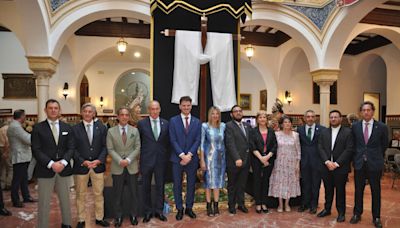 La Vera Cruz de Tomares expone en el Mercantil su patrimonio por el 450 aniversario