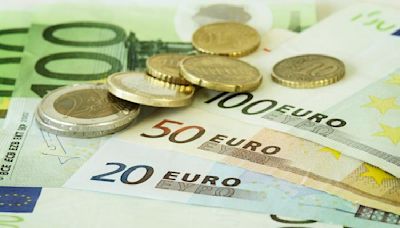 EUR/USD rebounds strongly as US Dollar weakens ahead of Eurozone/US inflation data