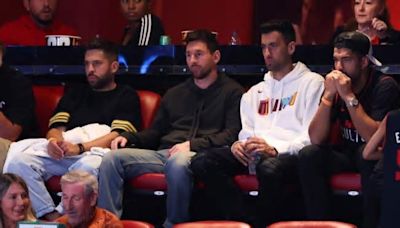 Messi, Jordi Alba, Busquets y Luis Suárez fueron a ver a Miami Heat: sus caras lo dice todo