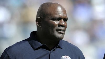 Former NFL star Lawrence Taylor charged with failing to update address on sex offender registry