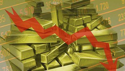 Gold prices drop by Rs 5,000/10gm post Budget; bring cheers to retail investors