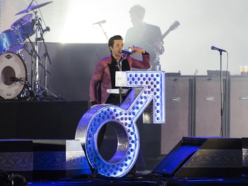 The Killers' Brandon Flowers covers The Waterboys and Aztec Camera at Hydro show