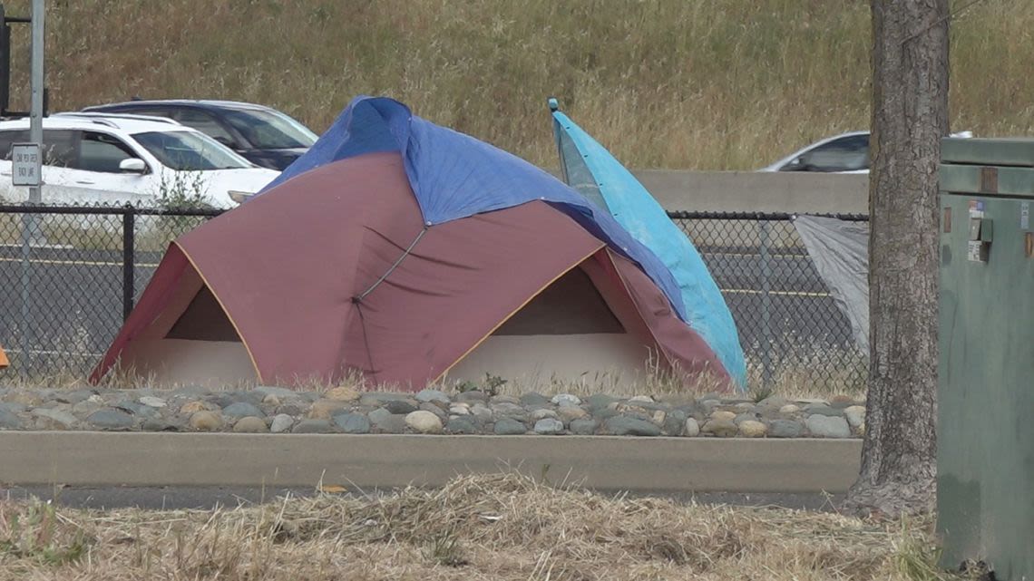 Sacramento restaurant owner says nearby homeless encampment is hurting business