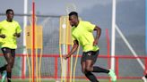 DT de Sporting de Gijón llena de elogios a Jordy Caicedo: ‘Es un toro para la definición’