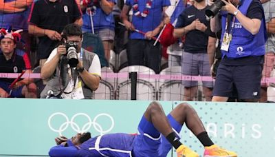 JO 2024 - Handball : Revivez la boulette intergalactique de Dika Mem qui a flingué les Bleus