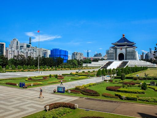 夏至來臨！10縣市高溫特報 午後對流向北擴展「大雷雨游擊北部」