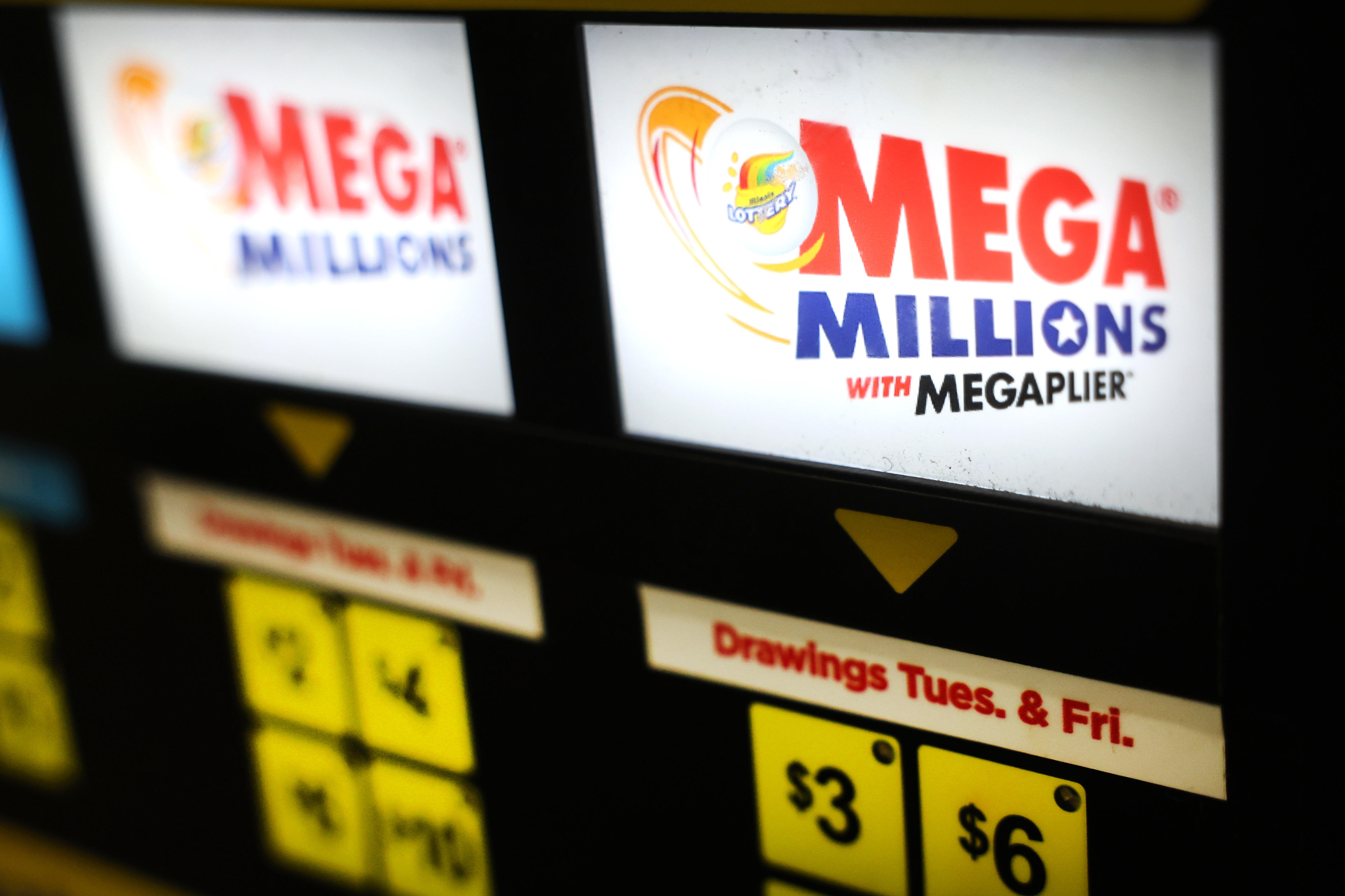 Mega Millions player wins $552 million jackpot in Illinois, ending 3-month wait