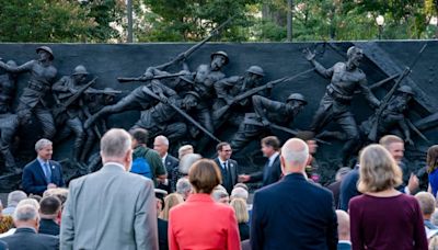 Un saludo de la Primera Guerra Mundial entregado en bronce