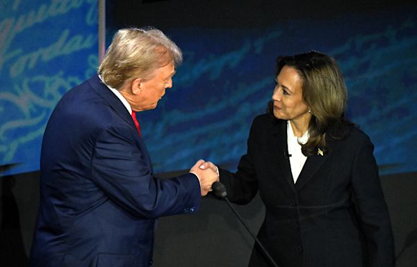 Kamala Harris "power move" handshake with Donald Trump takes off online