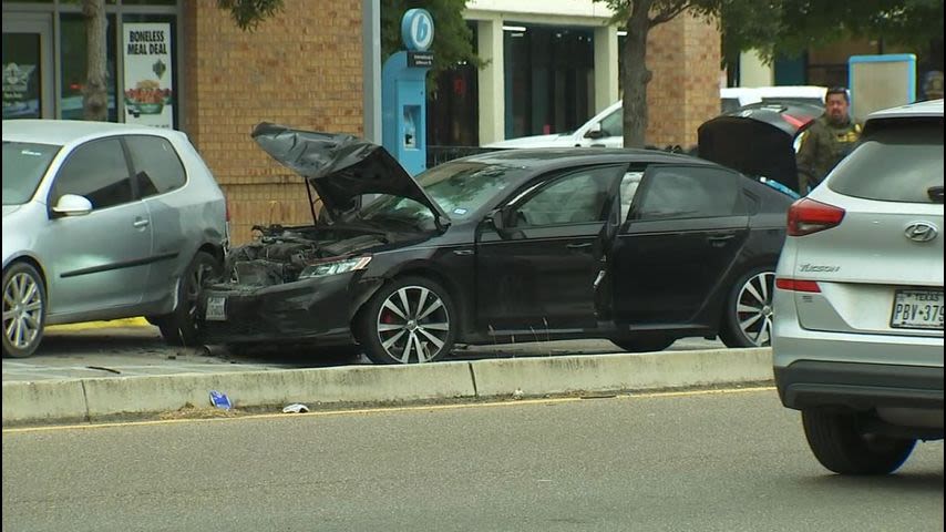 Border Patrol: Vehicle pursuit ends in multi-vehicle crash in downtown Brownsville