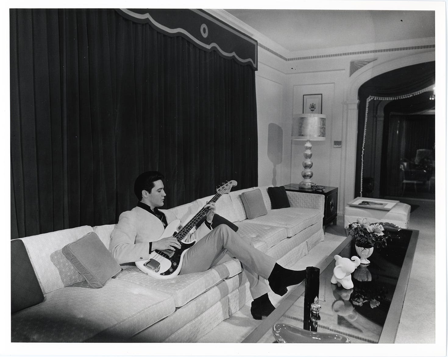 Elvis Presley offers a look inside Graceland in 1965: See the photos here