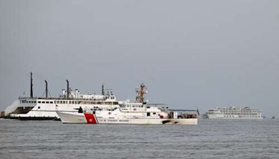 American Glory arrives in New London