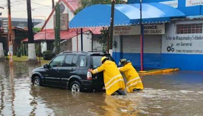 Fuerte lluvia deja inundaciones en fraccionamientos de Tizayuca, Hidalgo