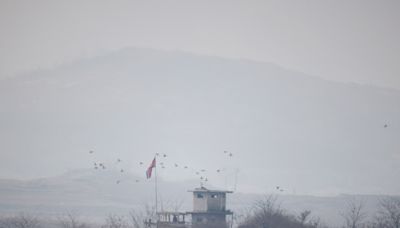 North Korean soldiers cross border in DMZ, South Korea fires warning shots