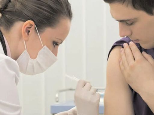 Virus del Papiloma Humano: confirman beneficios de la vacuna para hombres