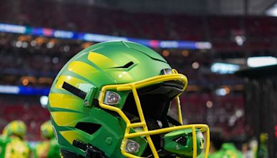 Four-star offensive lineman Alai Kalaniuvalu commits to Oregon Ducks