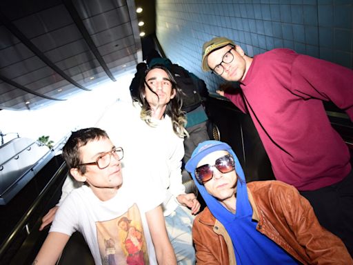 DIIV Go Deeper on 'Frog in Boiling Water' - SPIN