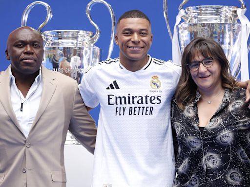 Kylian Mbappé à Madrid : les larmes de fierté de sa mère Fayza, près de son père Wilfried