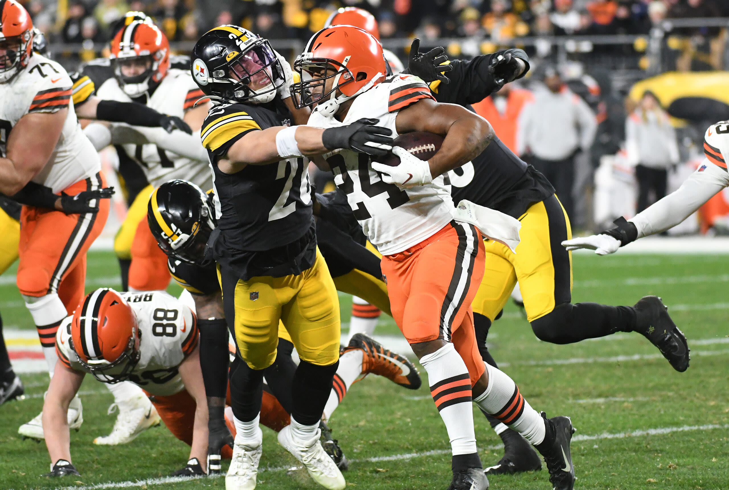 Watch: Browns running back Nick Chubb shows rehab progress