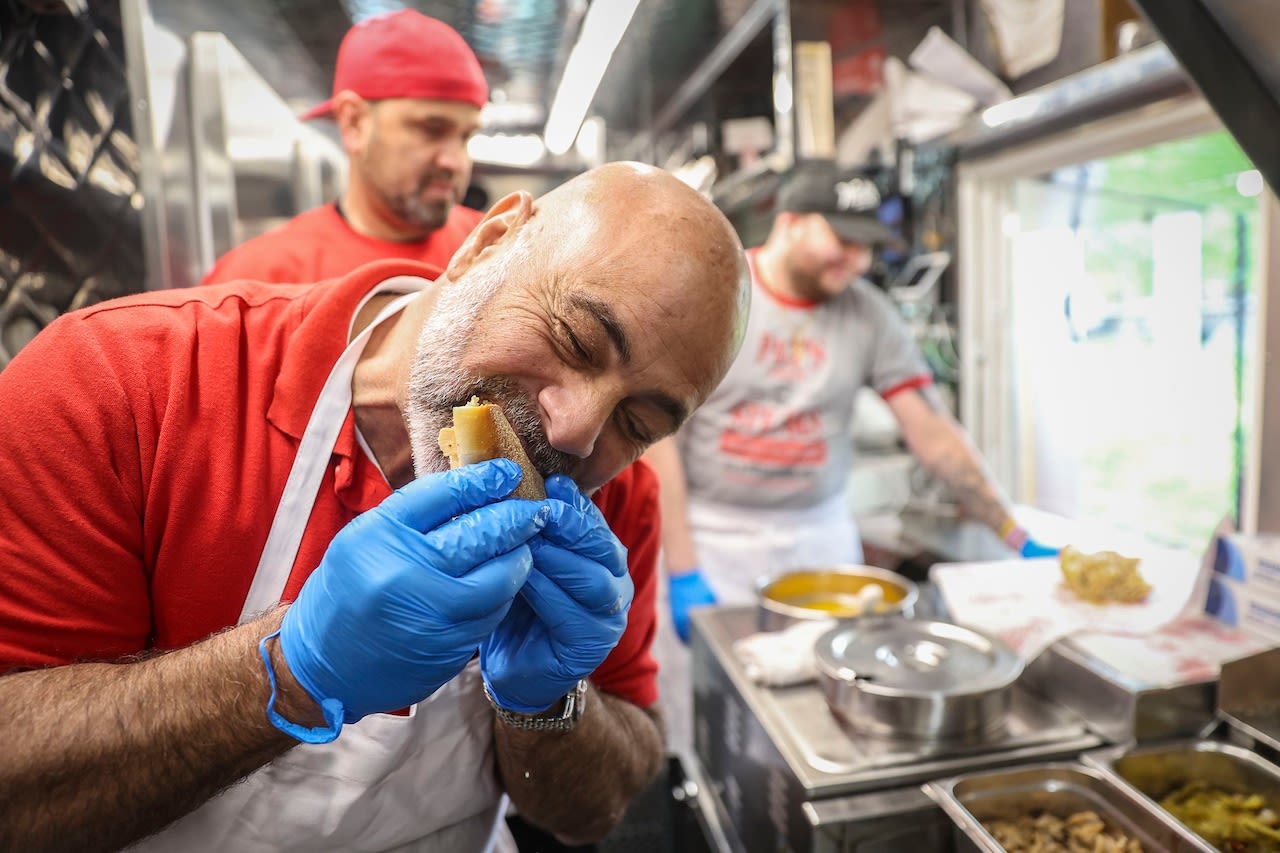 Renovated Pat’s King of Steaks reopening with chicken, breakfast