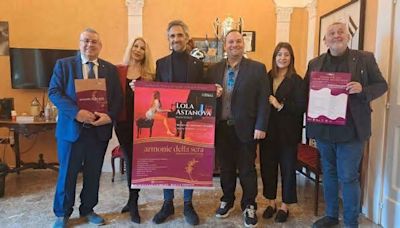 Porto San Giorgio, concerto con la pianista da un milione di follower: anche la musica classica spinge il turismo