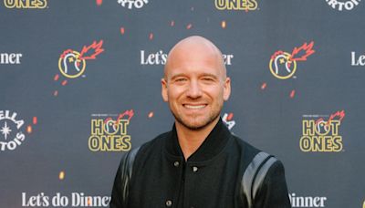 ‘Hot Ones’ Host Sean Evans Dishes On Conan, Stella Artois Partnership