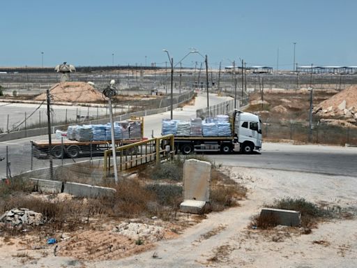 Commercial goods trucked into Gaza after aid logjams